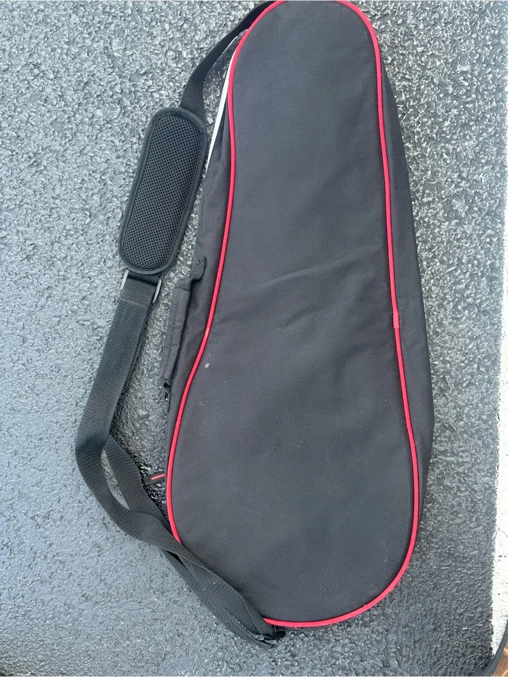 Wilson Black and Red Duffel Tennis Racket Bag New Condition